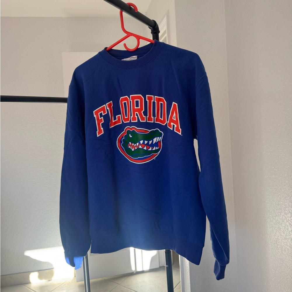 University of Florida unisex sweater size medium lightly worn in great condition